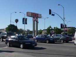 What’s up with Von’s at Pico and Fairfax? Are we getting a new or improved local market?
